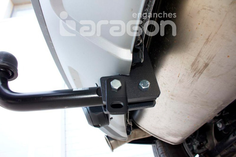Фаркоп ARAGON на LAND ROVER Range Rover Evoque 2011– Арт. E3505AA