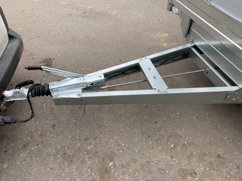 Прицеп ССТ 7132-25 Тормоз. 2400 кг R15 (без тента и дуг)