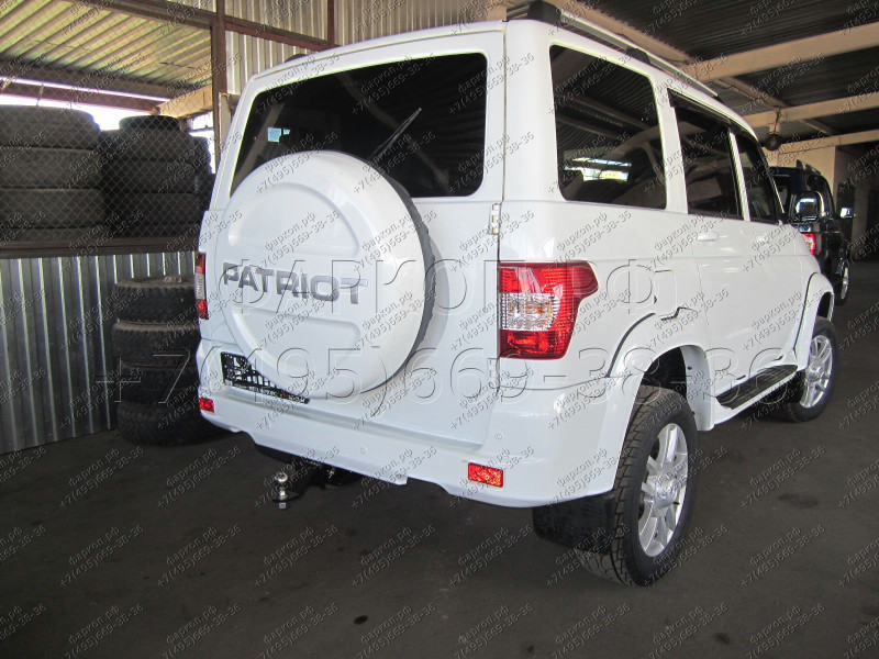 Фаркоп на UAZ Patriot / УАЗ Патриот 2015- без подрезки бампера. Тип шара: E (легкосъемный шар под квадрат). Нагрузки: 3000/100 кг. Не комплектуется эл